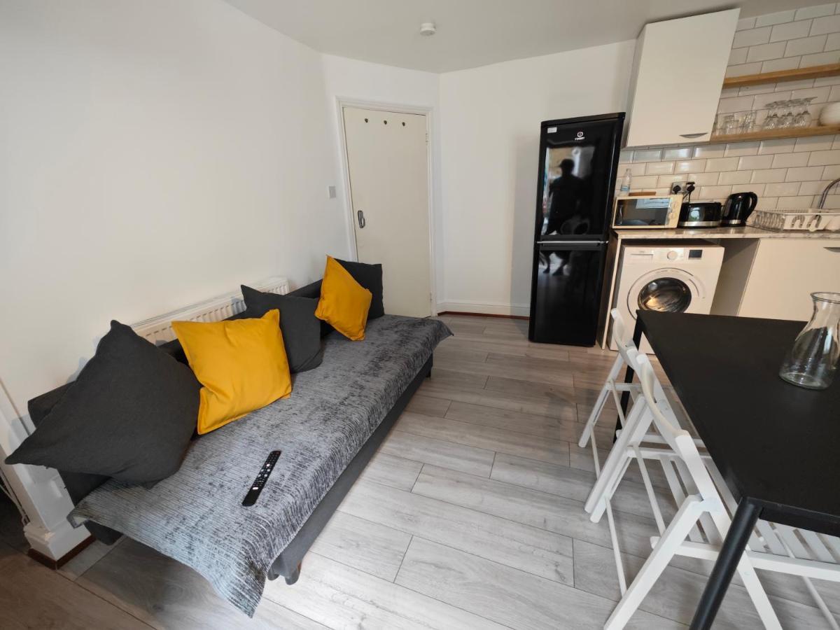 2 Bedroom 2 Bathroom Apartment In Old St - Shoreditch - Zone 1 Londres Exterior foto
