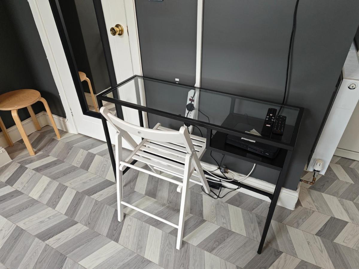 2 Bedroom 2 Bathroom Apartment In Old St - Shoreditch - Zone 1 Londres Exterior foto