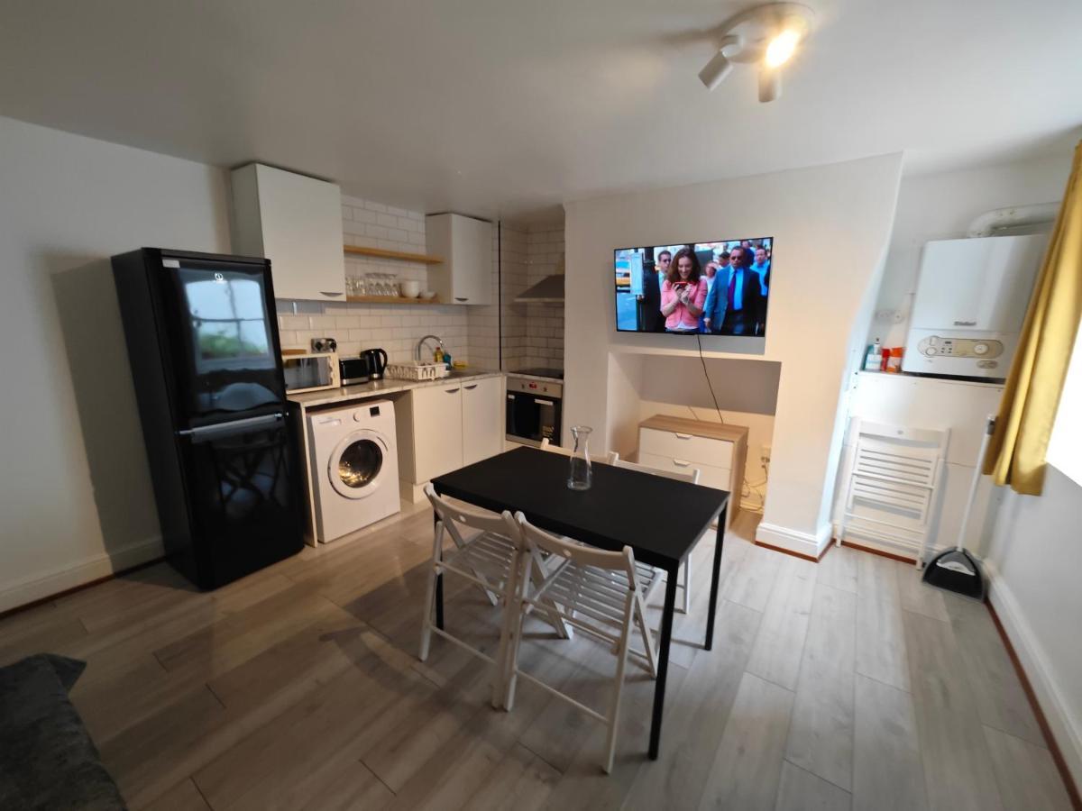 2 Bedroom 2 Bathroom Apartment In Old St - Shoreditch - Zone 1 Londres Exterior foto